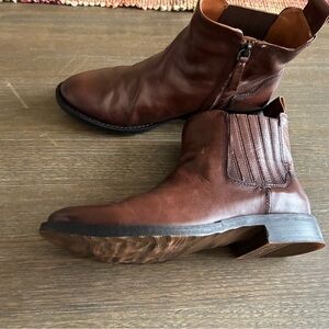 Women’s Classic Brown Leather Chelsea Boots